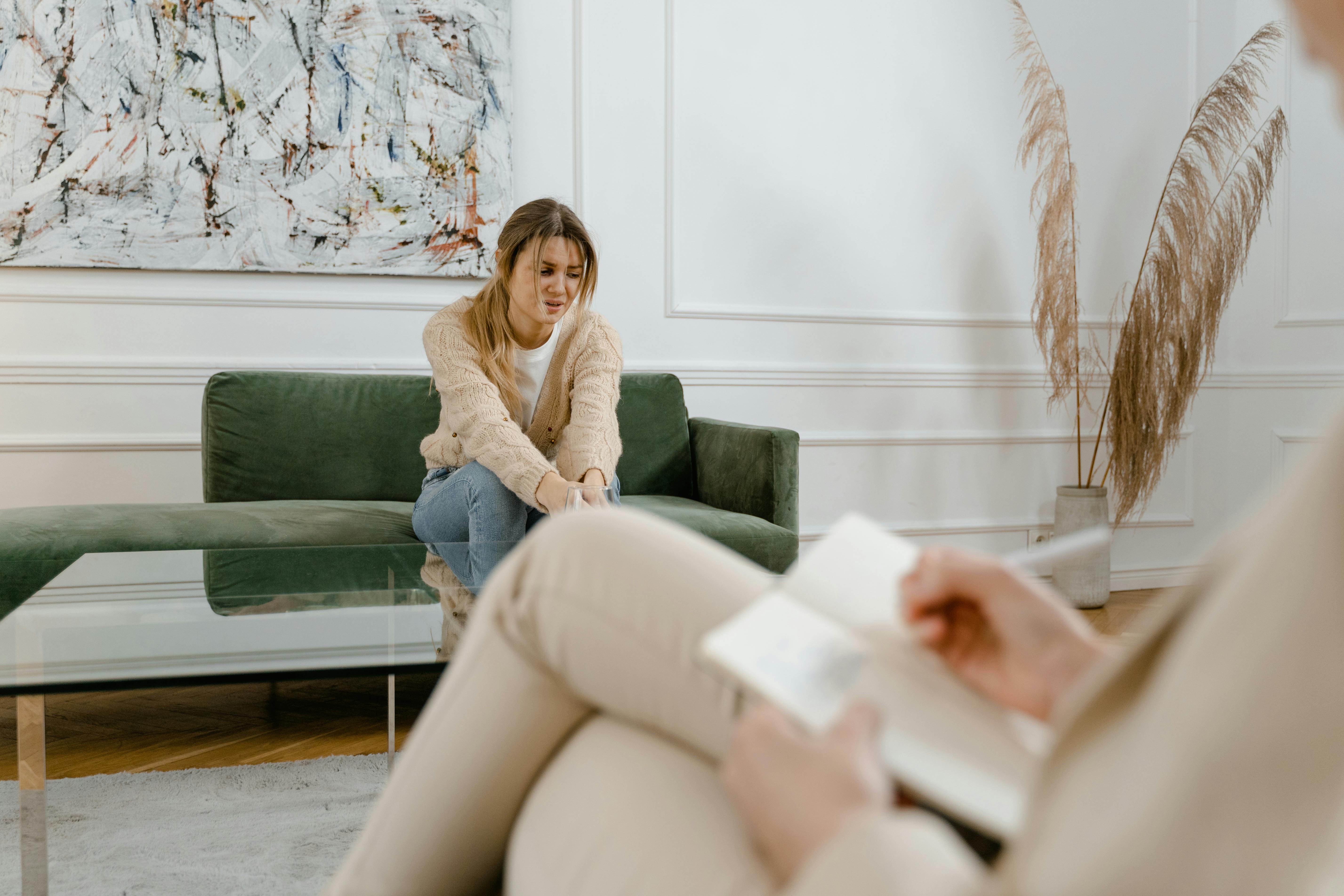 Calm face-to-face counselling setting